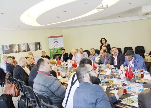 Zeybekci, yüksek ve orta-yüksek teknoloji yatırımlarının Türkiye nin küresel ekonomideki gücünü artıracağının altını çizerek, şöyle devam etti: Teşvik sistemi kapsamında yatırım Ekonomi Bakanı Nihat