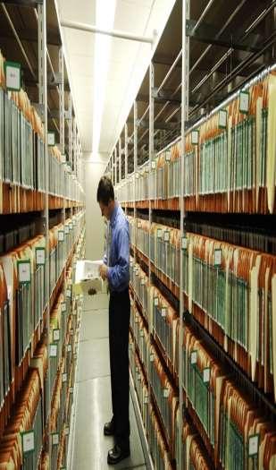 arşiv, devlet arşivi veya merkeziyetçi arşiv denilen müşterek bir