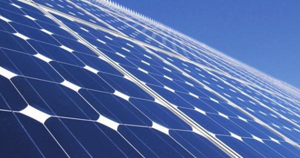 ENERJİ GÜNDEMİ 7 Yüzde Yüz Yerli Fotovoltaik Geliyor Ekonomi Bakanlığı nın süper teşvikleri kapsamında 23 firmaya toplam 135 milyar TL destek verilecek.