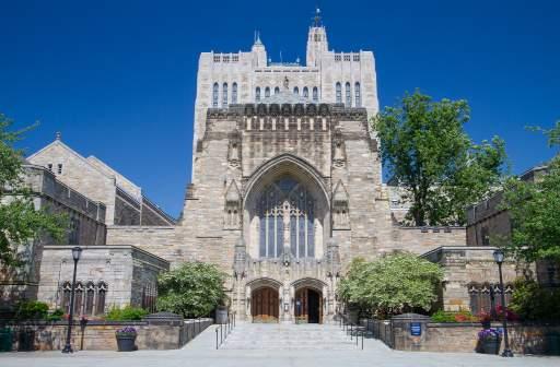 480 Kurulduğu günden bu yana birçok Amerikan başkanı ve nobel ödüllü yazara ev sahipliği yapan dünyanın en prestijli okullarından biri olan Yale Üniversitesi nde verilen eğitim ile öğrencilere