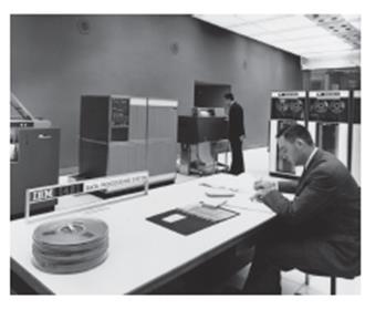 Nesillerle Bilgisayar IBM 1401 İkinci nesil bilgisayarlarda, vakumlu tüpler