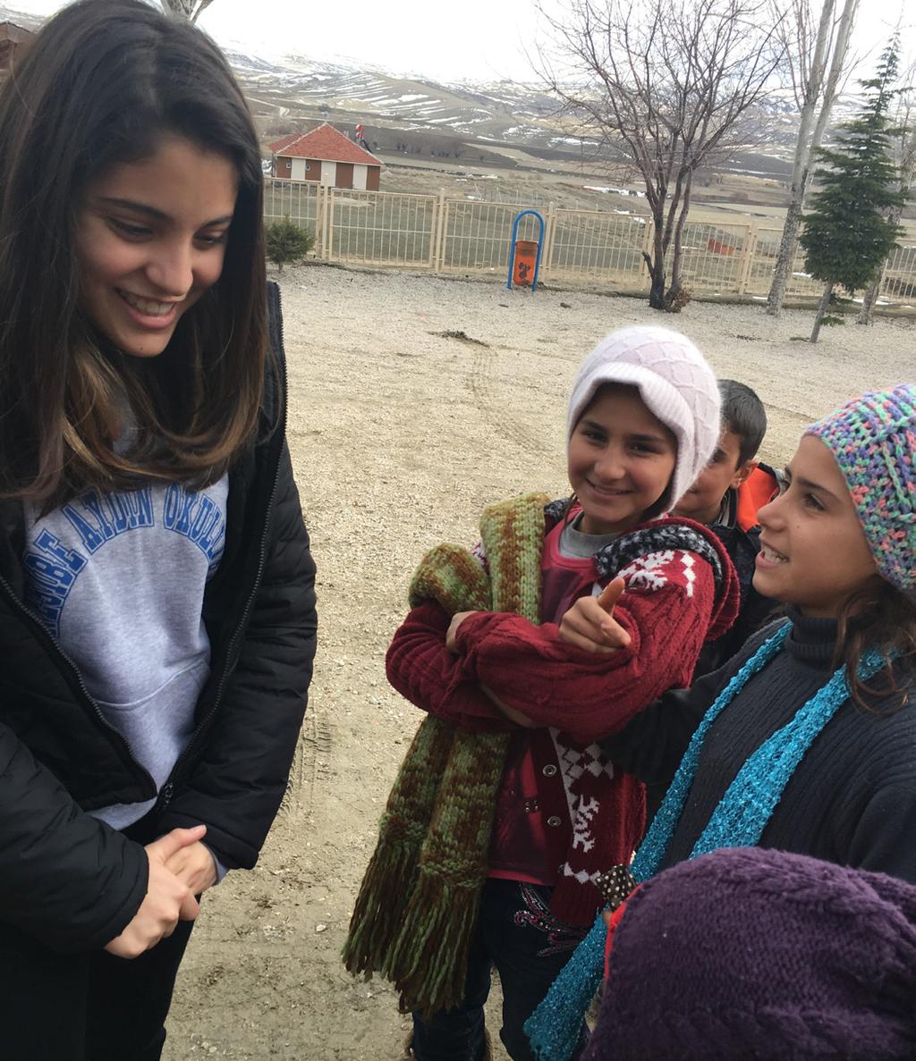 öğrenci-yetişkinleri ziyaret etme, yardım kampanyaları organize etme, çevreyi korumaya ve bireyleri bu konuda bilgilendirmeye yönelik çalışmalardır.