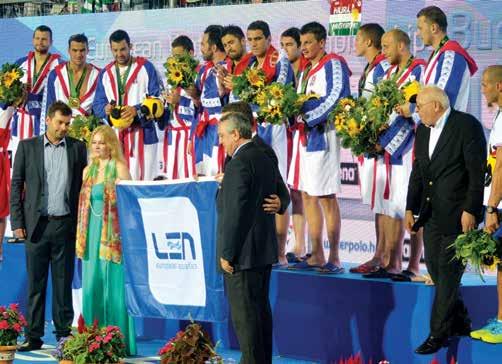 Uluslararası Yüzme Federasyonu (FINA) tarafından düzenlenen 18 Yaş Altı Gençler Dünya Sutopu Şampiyonası nda Karadağ a 14-13 mağlup olan Türkiye, dünya altıncısı oldu.