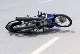 Motosikletinizi kaldırırken öncelikle motosikletin devrildiği yöne geçmelisiniz. Kaldırma işlemi yapılırken; motosikletinizin viteste olmasına dikkat edin!