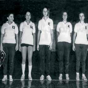 1967 yılında Beşiktaş adına salonlara çıkan ilk basketbol takımı. 1970 li yıllar.