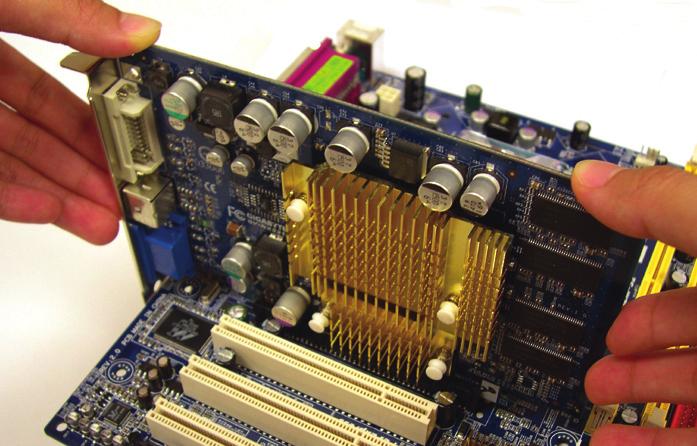 PCI Express x yuva PCI Express x 6 yuva PCI yuva Genişletme kartınızı genişletme yuvasına doğru bir şekilde monte etmek için aşağıdaki adımları izleyin.