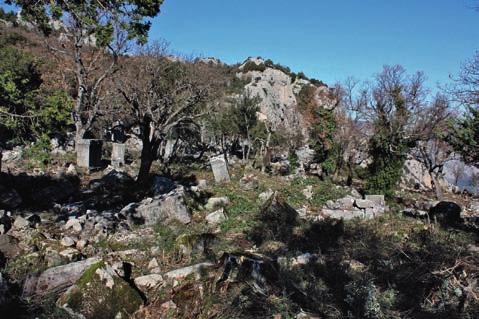 Res. 1 Sütunlu cadde Fig. 1 Colonnaded street Res. 2 Sütunlu cadde altındaki ana kolektör Fig.