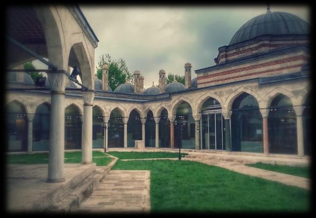 Medreseler Selçuklularda örgün eğitim kurumları olarak medreseler ön plana çıkar İlk medrese 1040 ta Nişabur da Tuğrul Bey tarafından kurulmuştur.