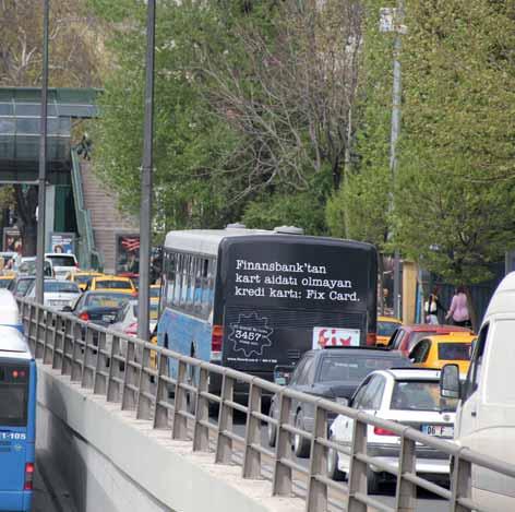 AÇIKHAVA MECRALARI ARASINDA, ARAÇ ÜSTÜ REKLAMLAR %23,5 ile