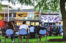 Brunel University LONDRA / İNGİLTERE Uxbridge bölgesinde hizmet veren üniversite Londra nın en güzel ve modern kampüslerinden birine sahiptir. Kampüs oldukça renkli bir atmosfere sahiptir.