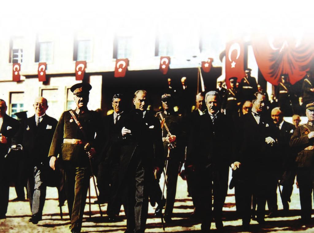 12- ATATÜRK VE MÜZİK Atatürk 1925 yılında İzmir Kız Öğretmen Okulunu ziyaretinde, öğrencilere Müzik; hayatın neşesi, ruhu, sevinci