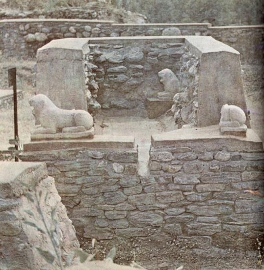 HEYKEL VE KABARTMA Heykel ve kabartmada Arkaik Doğu Yunan