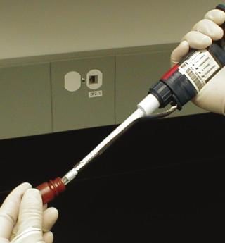 Atığı uygun önlemler vasıtasıyla ve yerel yönetmeliklere uygun olarak ele alın ve atın. Asla ağızla pipetlemeyin. Test prosedürünün uygulanmasından önce operatörün eğitimi şarttır.