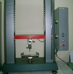 5x13x15 mm boyutlarında 7 adet test örneği hazırlanmıştır. Testler 80 mm lik dayanak açıklığı ve test hızı 2.0 mm/dk olarak yapılmıştır.