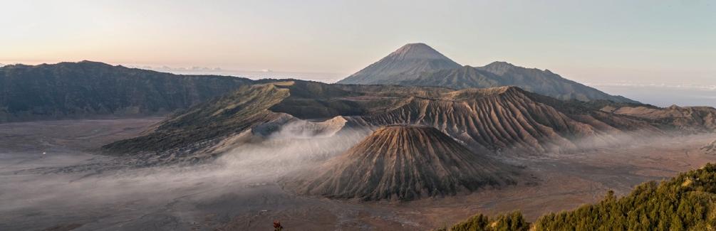 5. gün: Bromo Volkanı - Bali Mount Bromo by undeklinable 2329 metre yüksekliğindeki Bromo, yanardağlarıyla meşhur Endonezya'nın halen aktif durumdaki volkanlarından biri aslında.
