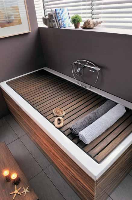 It is possible to lie down or sit on Pure which has the hydromassage option when its lid with standing human weight and water is closed.