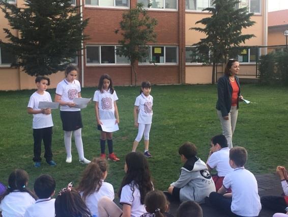 Sağlık Hakkı üzerinde çalışan grubumuz, okulumuza gelen ve farklı gelişen öğrencilere el yıkama, diş fırçalama becerisi kazandırma