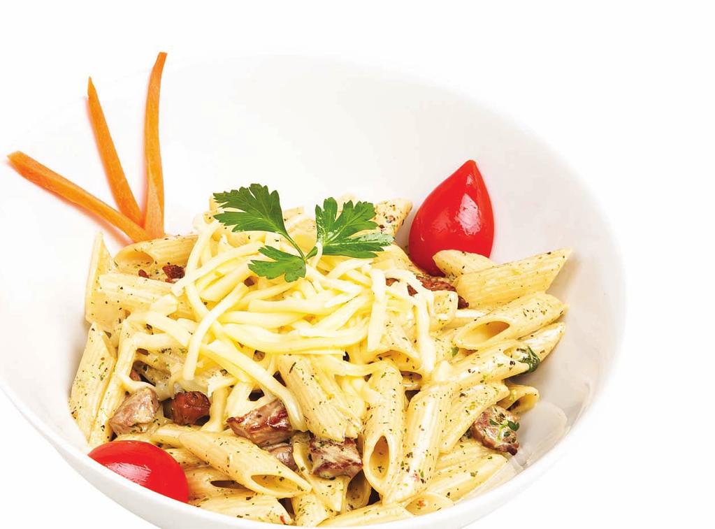 etli noodle makarnalar fettucini alfredo ızgara tavuk parçaları, rende kaşar peyniri, mantar ve alfredo sos penne arabiatta penne