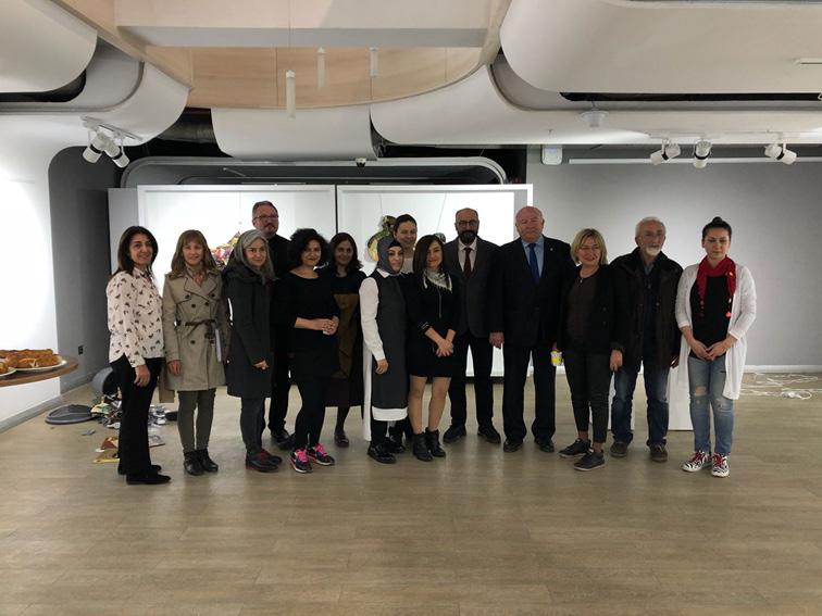 Remix İstanbul Aydın Üniversitesi, Görsel Sanatlar Yüksek Lisans Programı öğrencileri Galeri Aydın da Remix sergisini gerçekleştirdi. 2017-2018 Güz yarıyılında fakülte dekanımız Prof. M.