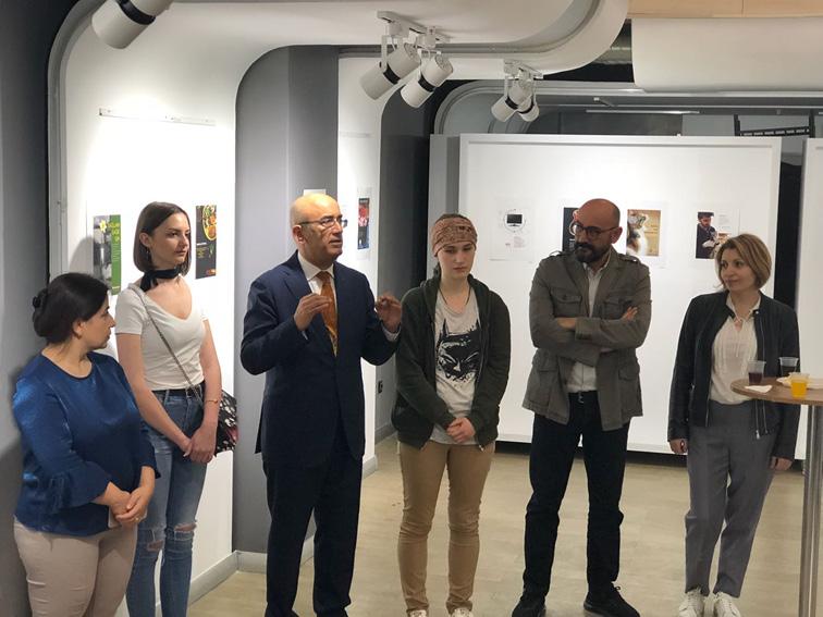 Ziyaret/Atölye Kıbrıs İlim Üniversitesi öğrencilerinin bir bölümü 27 Nisan 2018 günü Gastronomi bölümünü ziyaret etti. Ziyaret sırasında kendilerine bölüm hakkında bilgiler verildi.