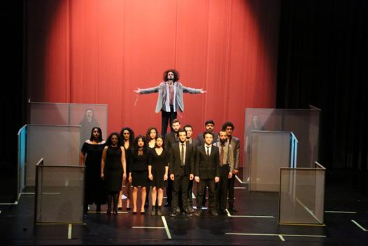 18 farklı üniversiteden tiyatro gruplarının,19 farklı oyunla katıldığı festivade, İstanbul Aydın Üniversitesi Drama ve Oyunculuk Bölümü dördüncü sınıf öğrencileri, mezuniyet oyunları olan Una Vizek