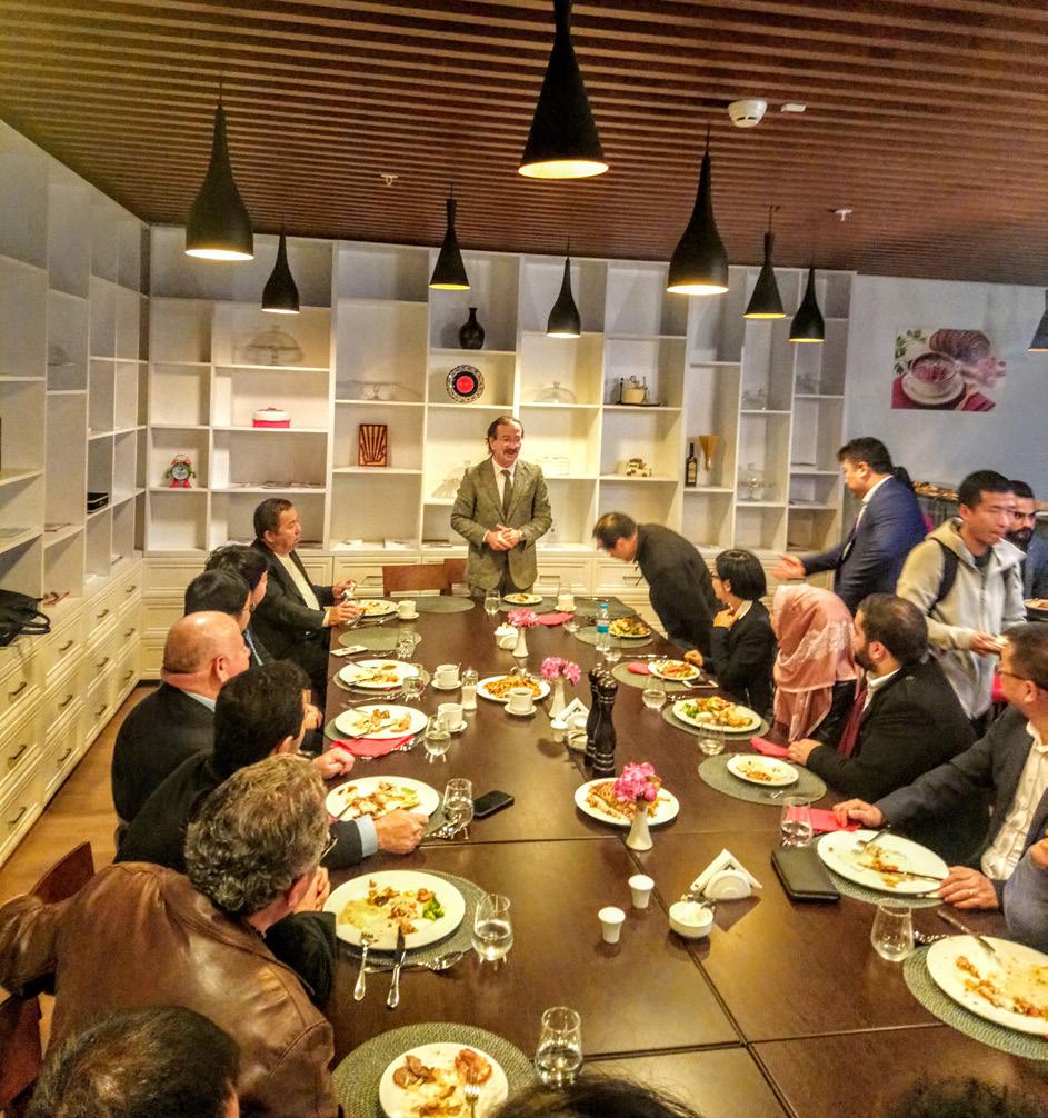 Gastronomi Bölümü Öğrencilerinin, Gıda Bölümü Öğrencilerinin, üniversite personelinin ve Çinli misafirlerin yoğun katılım gösterdiği etkinlik turuncu salonda Çin Araştırma Merkezi Başkanı Ahmet Sedat
