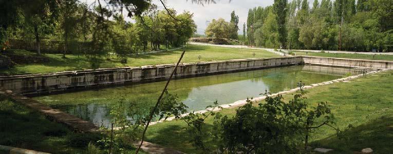 26 Roma Havuzu Roman Pool TYANA ÖREN YERİ Antik Tyana ören yeri, Bor ilçesi, Kemerhisar kasabasındadır. Ören yeri, Kemerhisar kasabasının büyük bir bölümünün altında kalmıştır.