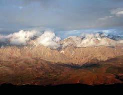 Kaldı grubunda Kaldı dağının en yüksek tepesi 3688 m dir.
