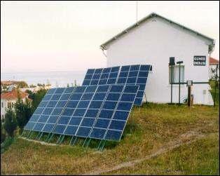 ülkelerde şebekeye bağlı güneş pili uygulamaları yaygınlaşmaktadır. Bu kapsamda EĐE Didim Güneş ve Rüzgar Enerjisi Araştırma Merkezi'ne 4,8 kw gücünde şebeke bağlantılı güneş pili sistemi kurulmuştur.