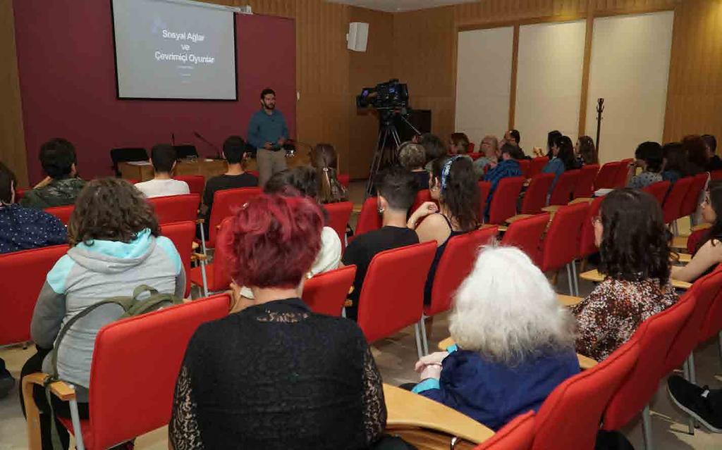 2017 2018 Bahar Döneminin son seminerlerinin yapıldığı Mayıs ayında Anadolu Üniversitesi Eğitim Fakültesi Öğretim Elemanlarından Doç.Dr. Işıl Kabakçı Yurdakul ve Arş. Gör.