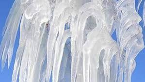 Maddenin sıvı halden katı hale geçmesine donma denir. Bu olay sırasında ısı verir. Önerilen Sorular ve Etkinlikler Buz suya atarsak neden yüzer?