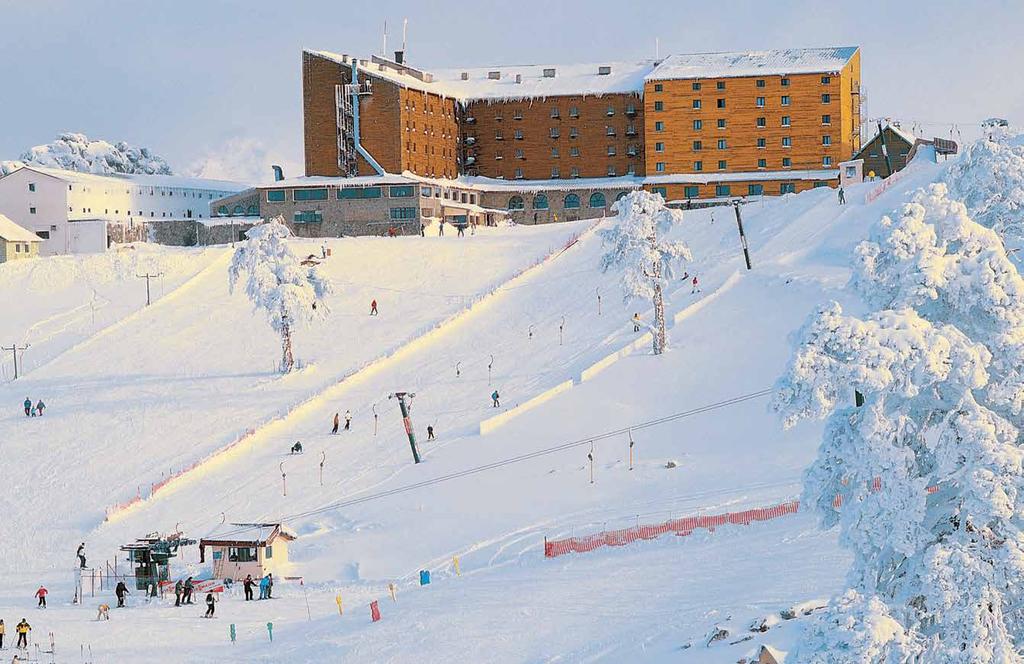 DorukKaya Ski & Mountain Resort Türkiye nin ilk kayak merkezlerinden biri ve bugünün en popüleri olan DorukKaya Ski & Mountain Resort, çam ormanları arasında, sonsuz beyazlığın ortasında renkli,