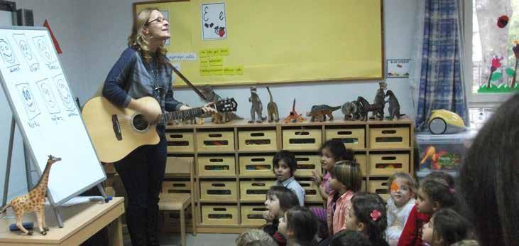 şarkılarını söylediğimiz çocuk şarkıları bestecisi Banu Kanıbelli yi okulumuzda