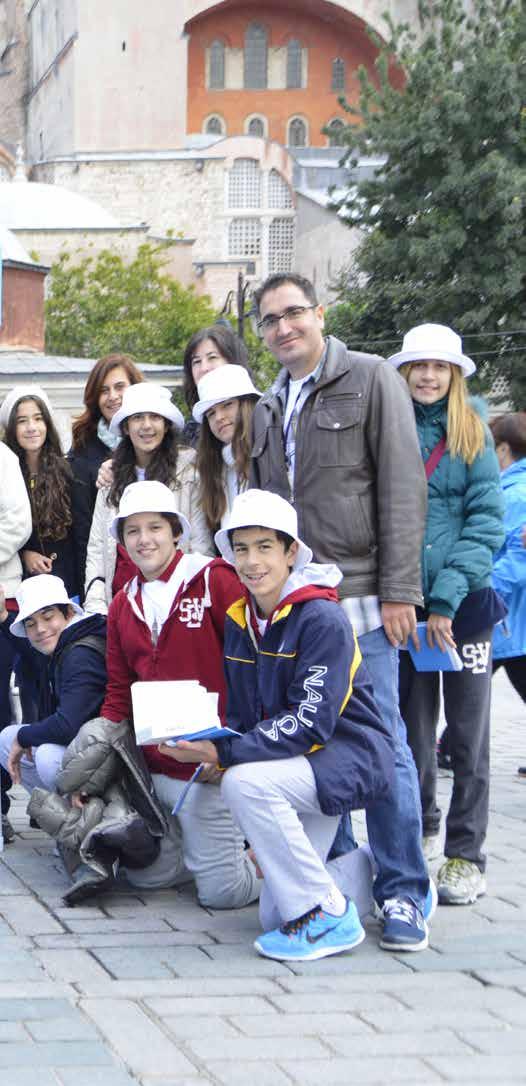 ü ÜSKÜDAR SEV Özel Üsküdar SEV Ortaokulu olarak, 4 Ekim 2013 tarihinde Sultanahmet Meydanı ve çevresinde öğrencilerimiz gönüllü rehberlik yaptılar.