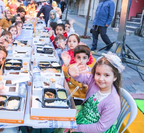 Çocuk İftarı Çocuklar Başkan Amcalarıyla iftarda buluşuyor!