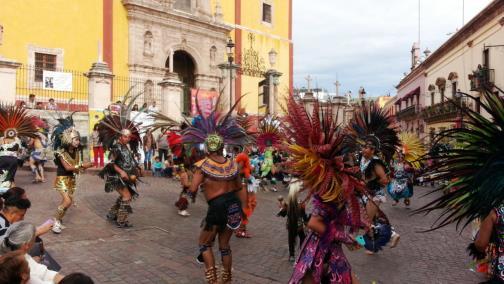 Guanajuato sokakları Ek-1 Paket Tur Broşürü Ziyaretimiz sonrasında ünlü Meksikalı Müralist Diego Rivera nın doğduğu kent Guanajuato ya hareket ediyoruz.