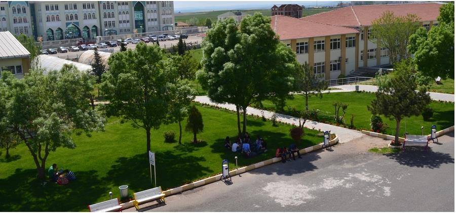 27 Namık Kemal Üniversitesi Çorlu Meslek Yüksekokulu iktisadi ve idari programlar ve teknik programlar olmak üzere iki programdan oluşmaktadır. Programlarda yer alan bölümler aşağıdaki gibidir.