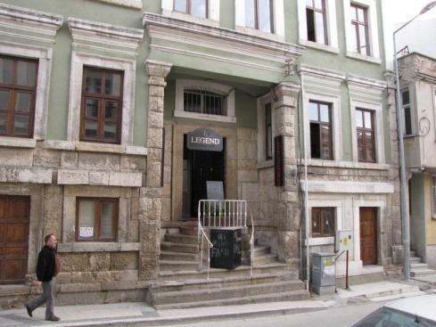 Eski bir Edirne evi ġekil 4.8.Cadde içerisindeki eski ve yeni yapılar ġekil 4.9.