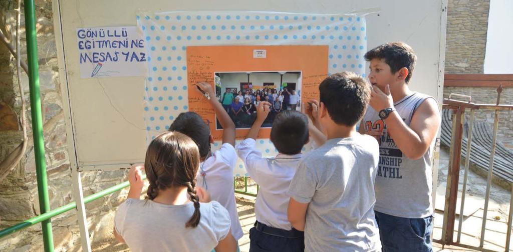 koruma bilincini yaşayarak öğrenmeleri hem de yaz tatillerini verimli geçirmeleri amacıyla, Birgi de ikinci kez yaz okulu düzenledi.