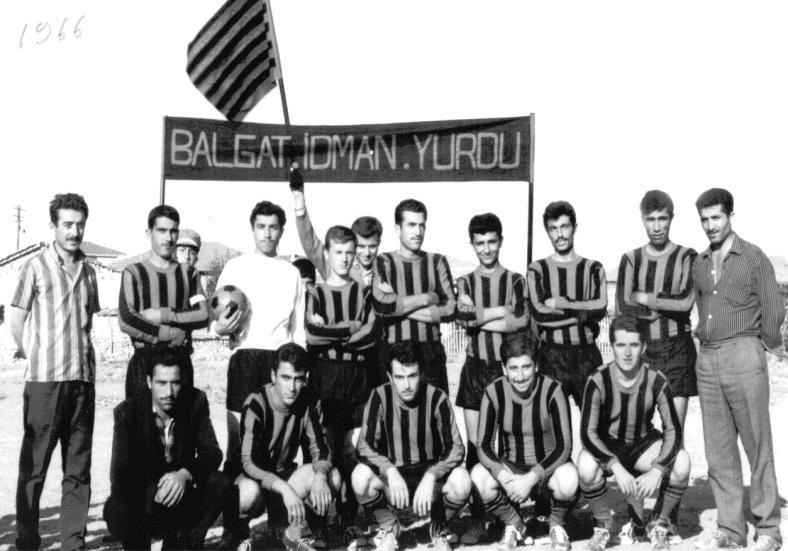Balgatspor yöneticileri ve oyuncuları (1956) Balgat İdman Yurdu oyuncuları ve yöneticiler (1966) 9 Birleşik