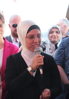 Vatandaşların yoğun ilgisiyle karşılaşan Kavakcı, Kadıköy Rıhtım da yaptığı konuşmada 24 Haziran seçimleri için destek istedi.