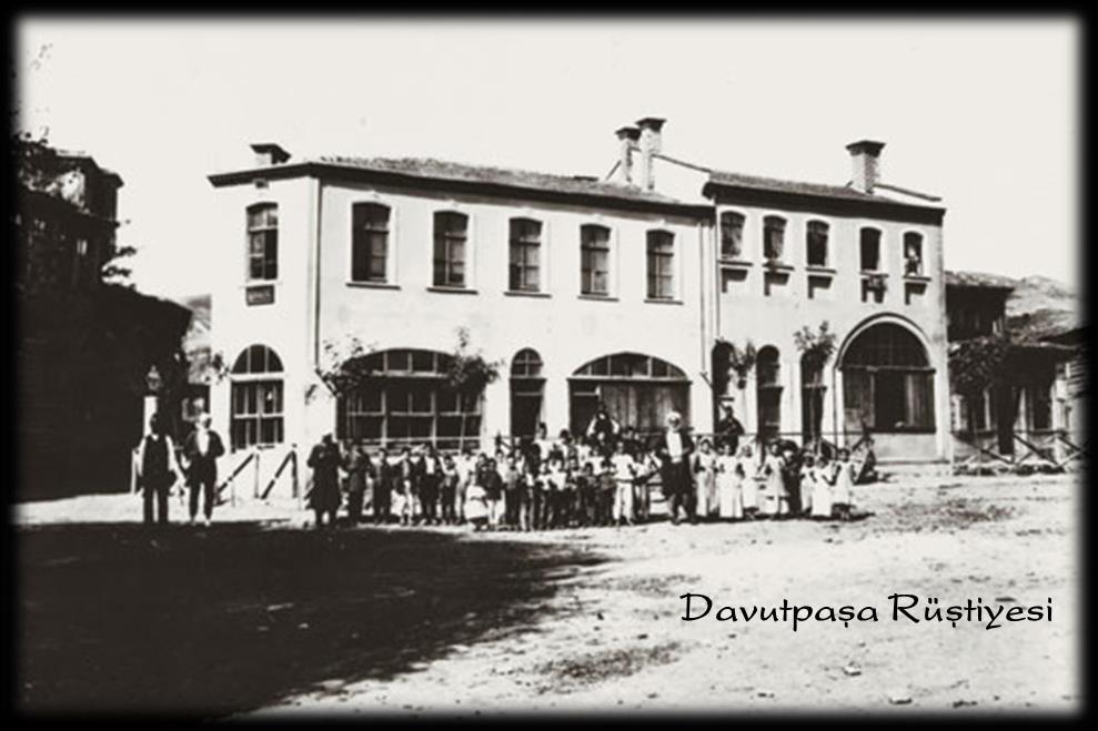 İlköğretimde Yenilik ve Gelişmeler 1913 Tedrisat-ı İbtidaiye Kanun-u Muvakkatı ile ilköğretim mecburi ve devlet okullarında parasız olduğu hükme bağlandı.