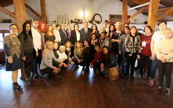 2 Selçuk Belediyesi Bülteni Yıl 2017 Sayı 97 İzmir Kadın Meclisleri Selçuk ta toplandı Nöbetçi İzmir Kent Konseyleri Kadın Meclisleri Birliği daha sonra kentin tarihi ve turistik yerlerini gezdi.