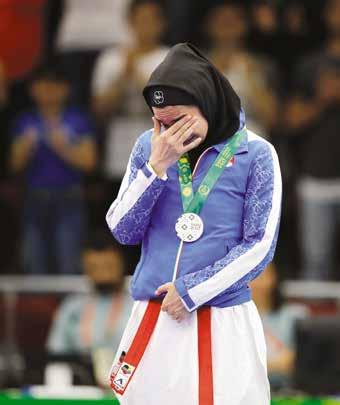 1(17), KIŞ 2017-18 ikinci kez İslam Oyunları nda zafer kazandı, basketbolcu Zaur Paşayev için de aynı şey söylenebilir. O ilk altın madalyasını 2005 yılında Suudi Arabistan daki I.