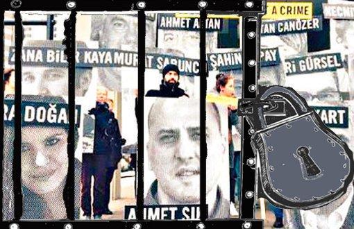 İsmet Akça, Süreyya Algül, Hülya Dinçer, Erhan Keleşoğlu ve Barış Alp Özden in hazırladığı 120 sayfalık raporda KHK ların, ülkenin siyasal, toplumsal, iktisadi yapılarına ve ilişkilerine yönelik