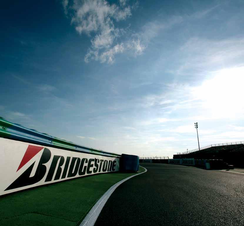 E T K İ N L İ K L E R Mayıs ta dünyanın gözü Formula 1 Türkiye Grand Prix sindeydi 2007 den beri Formula 1 tek lastik tedarikçisi Bridgestone, Mayıs ayında Türkiye de dördüncü kez düzenlenen Formula