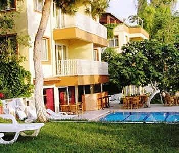 Tatil Köyleri ve Apart Oteller Girişim apart otel işletmekte ve günlük temizlik hizmeti