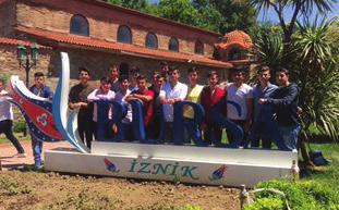 Tüpraş Tüpraş gönüllü koçları, Meslek Lisesi Koçları Programı na katılan tüm öğrencilerine Koç