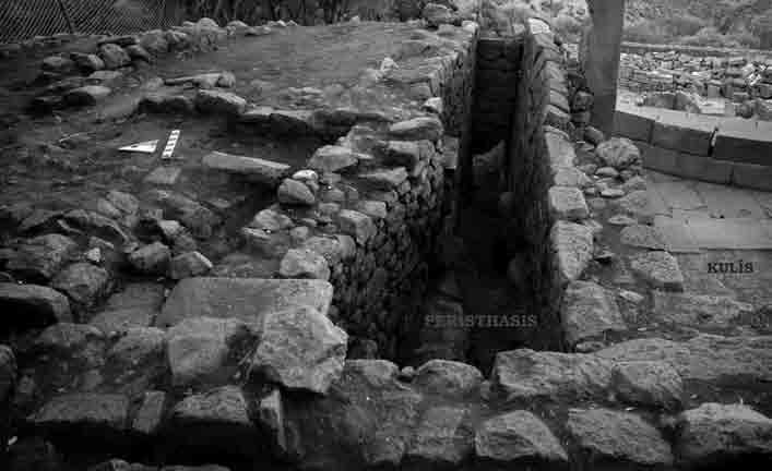 Resim 6: Bouleuterion Kuzey Cephe Dışı, Batı Alan da