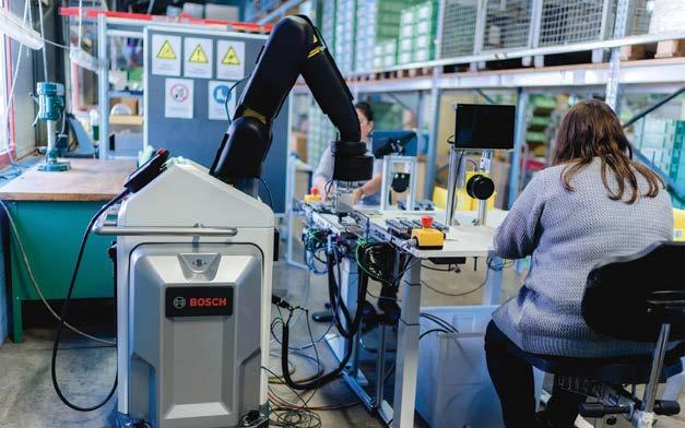 HABERLER ENDÜSTRİ OTOMASYON Bosch un robot teknolojisi engelli çalışanların hizmetinde Bosch; yaklaşık 20 fabrikasında çalışma hayatına katılan otonom üretim asistanlarını, Almanya da engelli